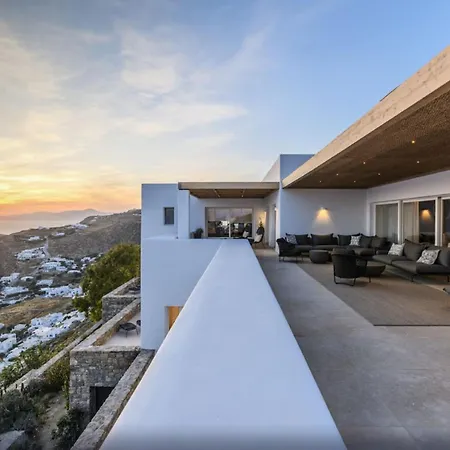 A Luxurious Retreat, Primely Located With Stunning Panoramic View! * تورلوس