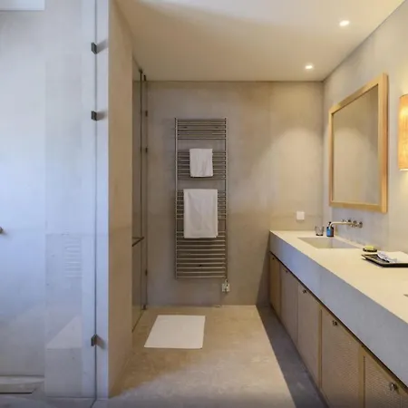 A Luxurious Retreat, Primely Located With Stunning Panoramic View! *