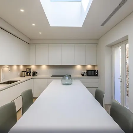A Luxurious Retreat, Primely Located With Stunning Panoramic View! * トゥルロス