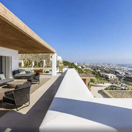 A Luxurious Retreat, Primely Located With Stunning Panoramic View! トゥルロス