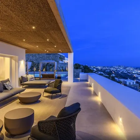 A Luxurious Retreat, Primely Located With Stunning Panoramic View! *